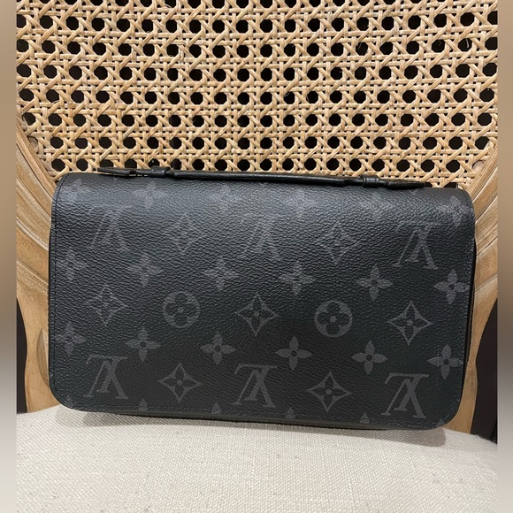 LOUIS VUITTON Monogram Louis Vuitton Eclipse Organizer Wallet Handbag - Picture 2 of 12